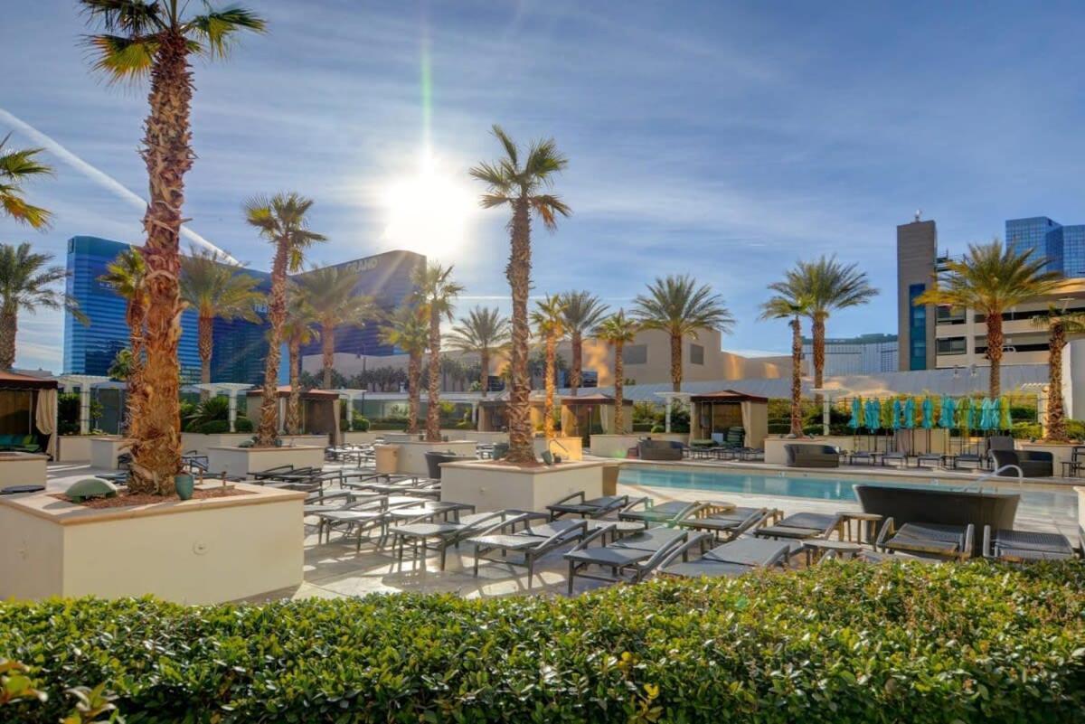 Mgm Signature-15-709 Strip View Jacuzzi Studio Las Vegas Luaran gambar
